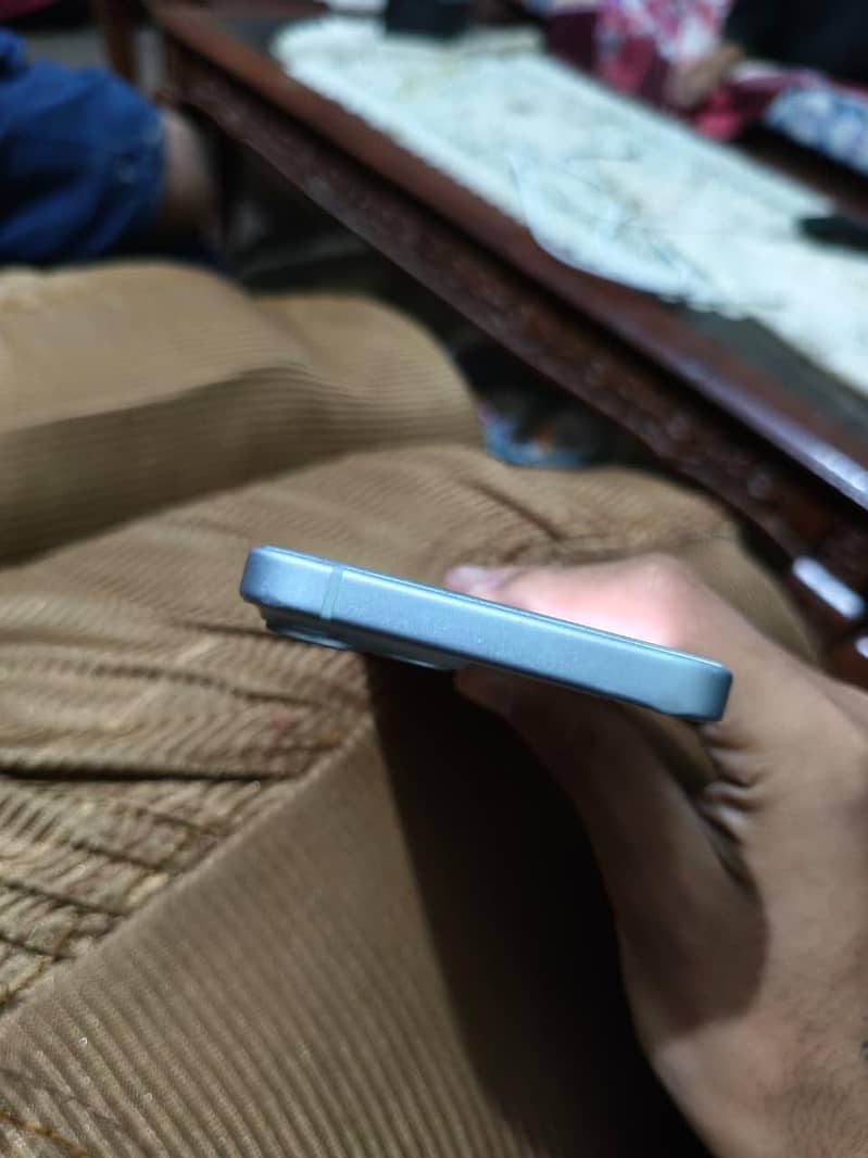 Apple iPhone 15 2