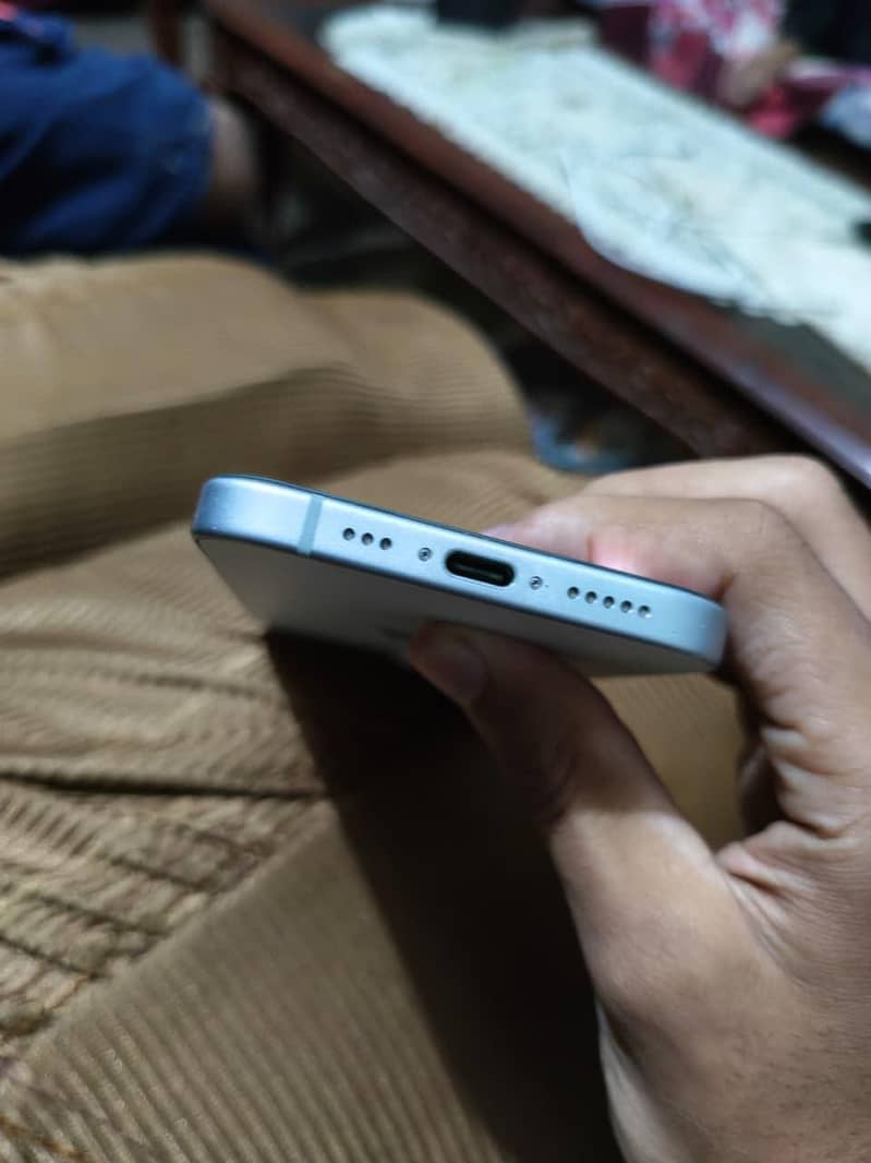 Apple iPhone 15 3