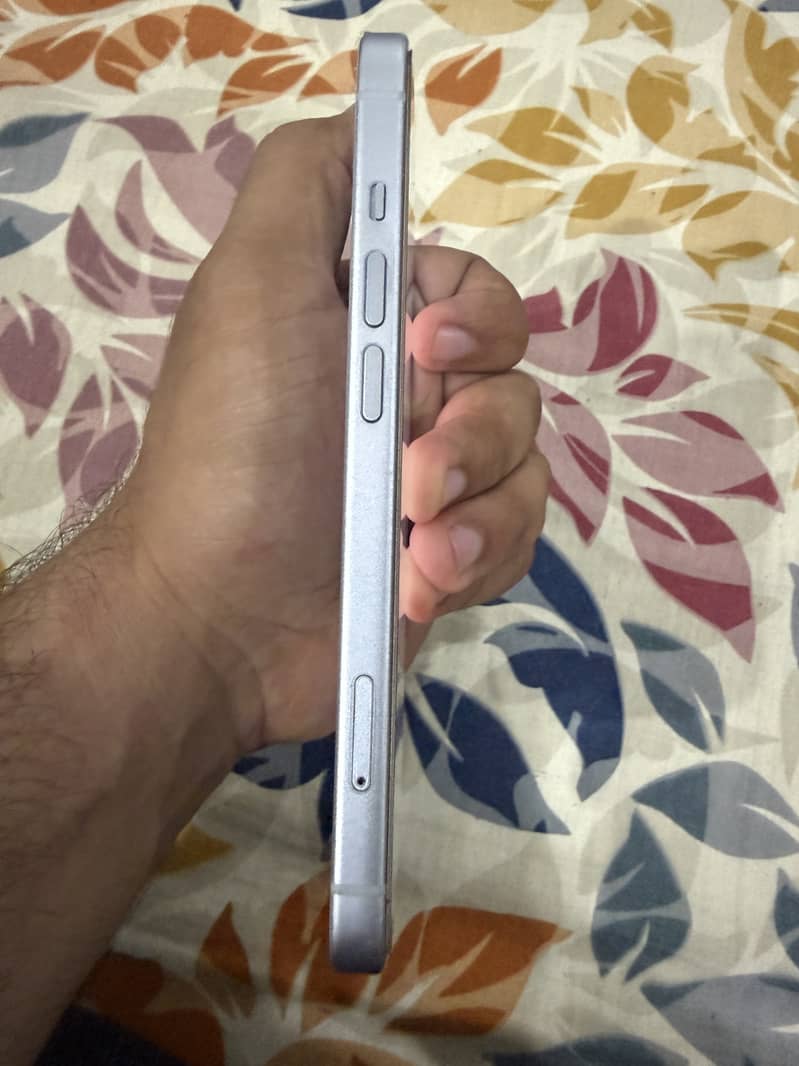 Apple iPhone 15 3
