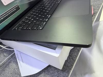 MacBook pro m4 max 36gb 1tb