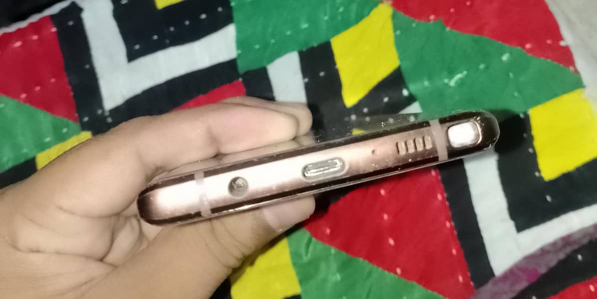 Samsung Mobile Note 9 4