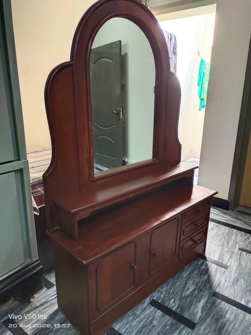 Dressing Table 0