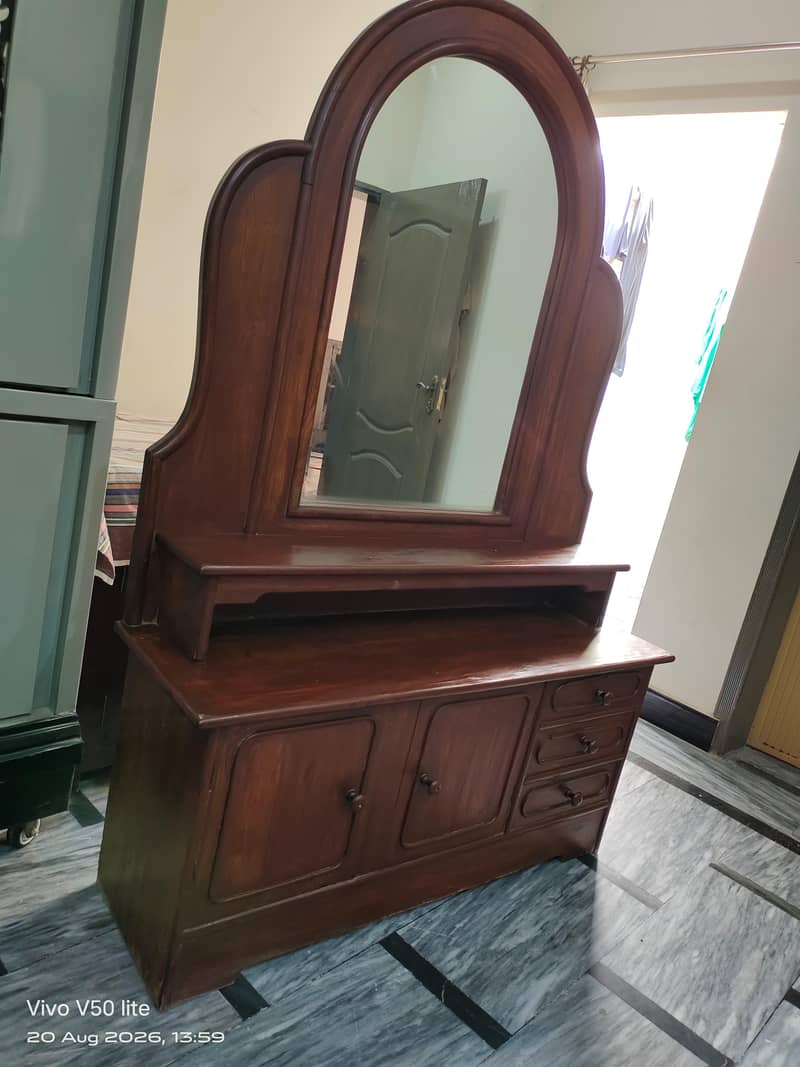 Dressing Table 3