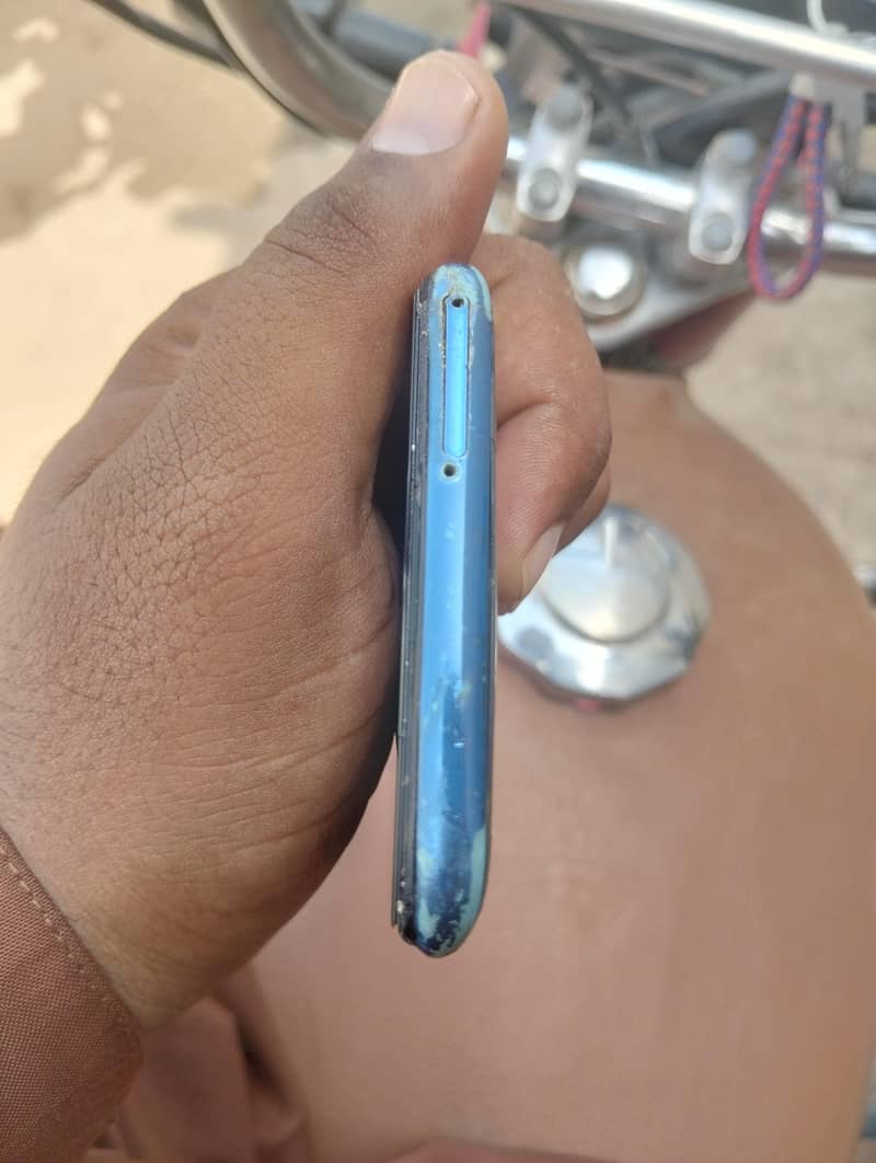 Honor 10 Lite 4