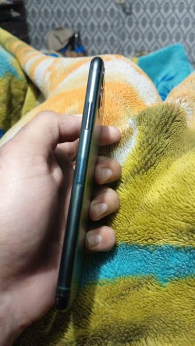 iPhone 11 pro max non pta factory unlock all okay 10/10 64gb