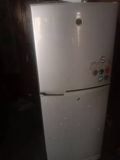 fridge for sell at home Aurgant new compracher.