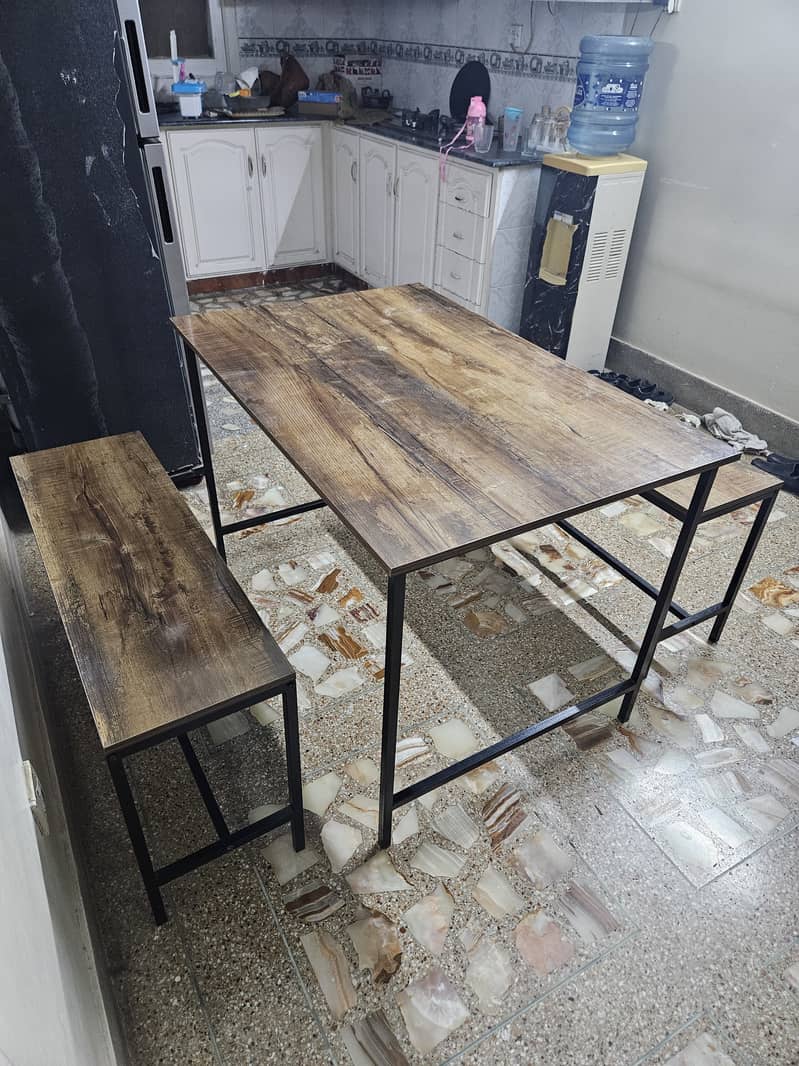 Space saving dining table 2