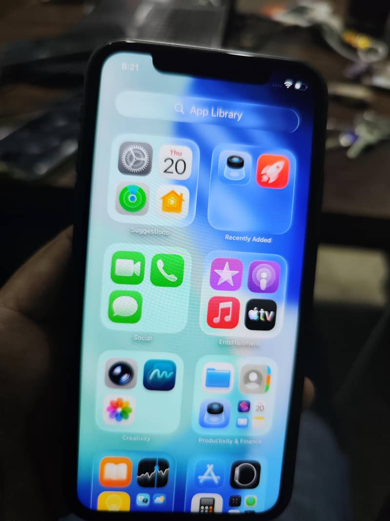Apple iPhone 11 0
