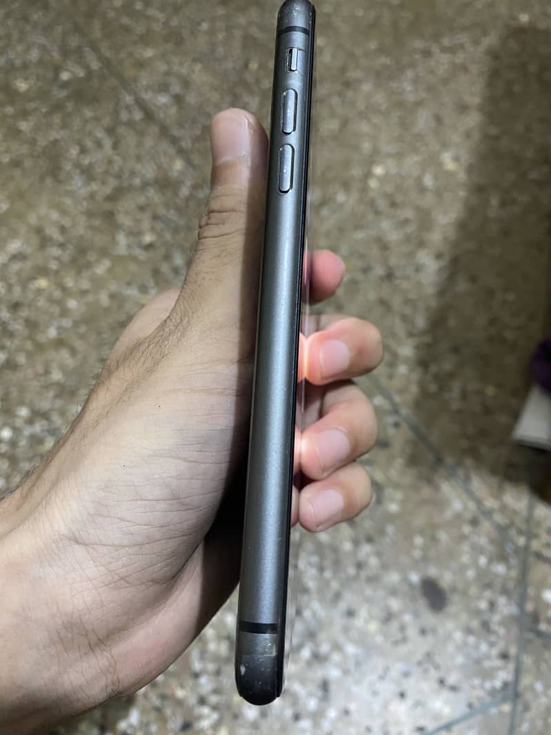 Apple iPhone 11 3