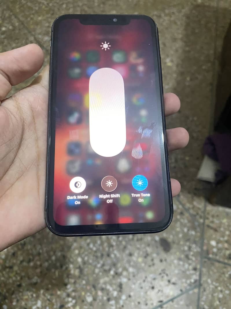 Apple iPhone 11 4