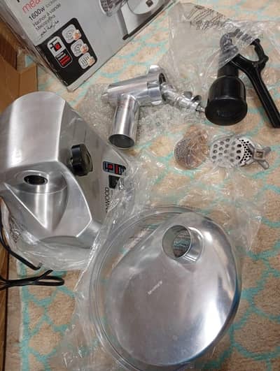 meat grinder for sale condition 10/10