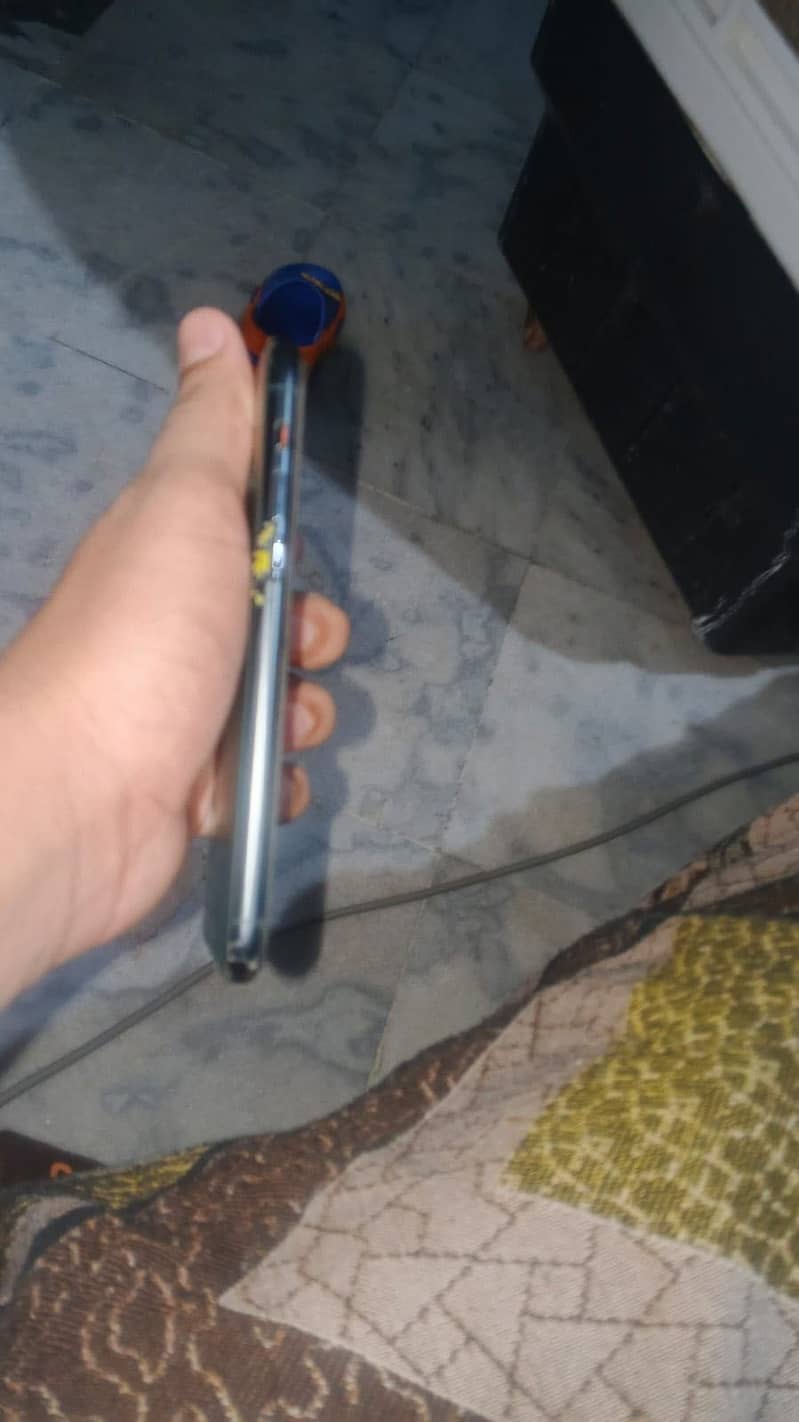Apple iPhone 11 Pro 6