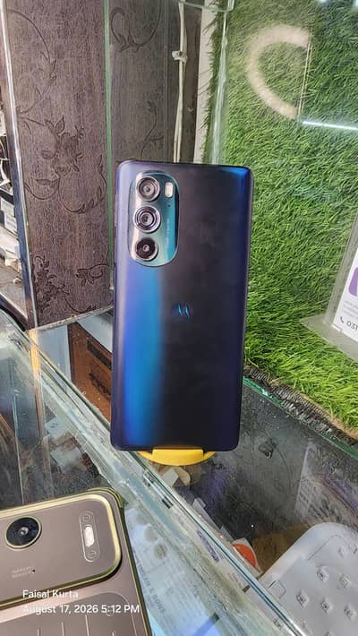 Motorola edge plus 5g (2022).    exchange possible