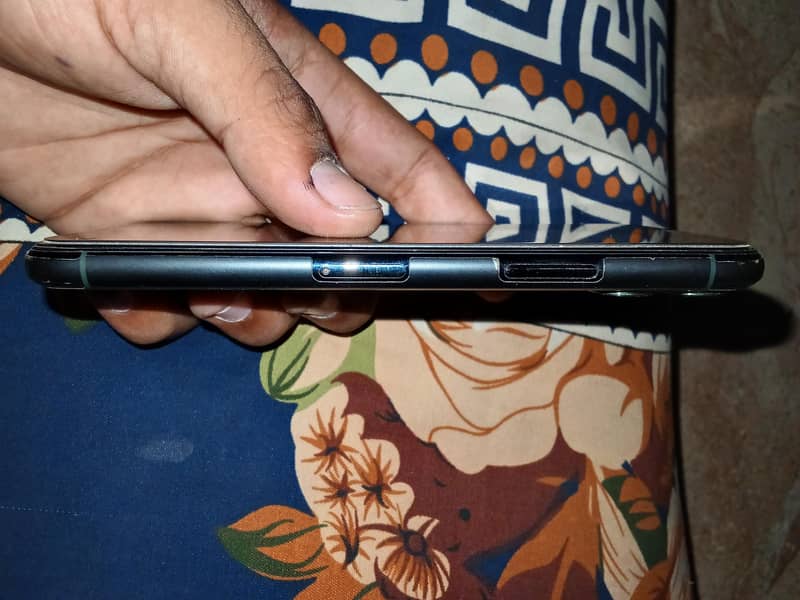 Apple iPhone 11 Pro 1