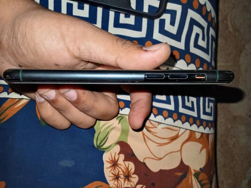Apple iPhone 11 Pro 2