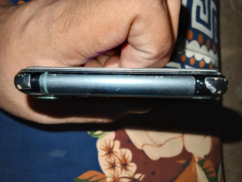 Apple iPhone 11 Pro 3