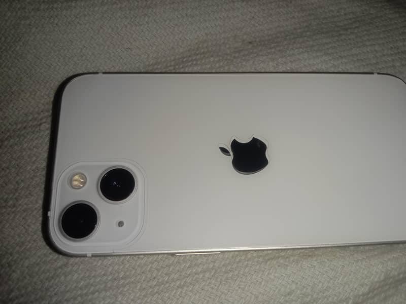 Apple iPhone 13 0