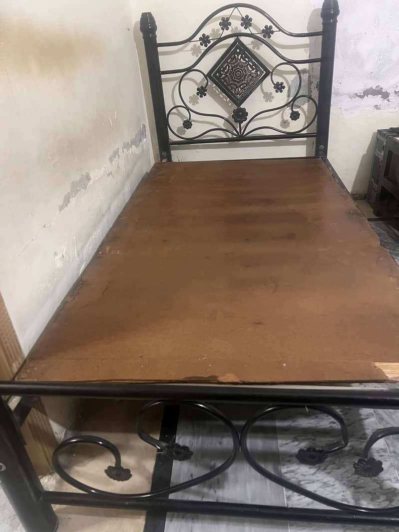 Single bed 0