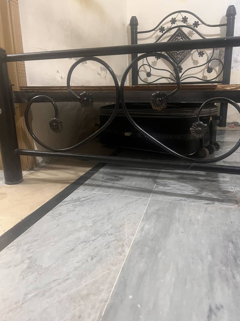 Single bed 2