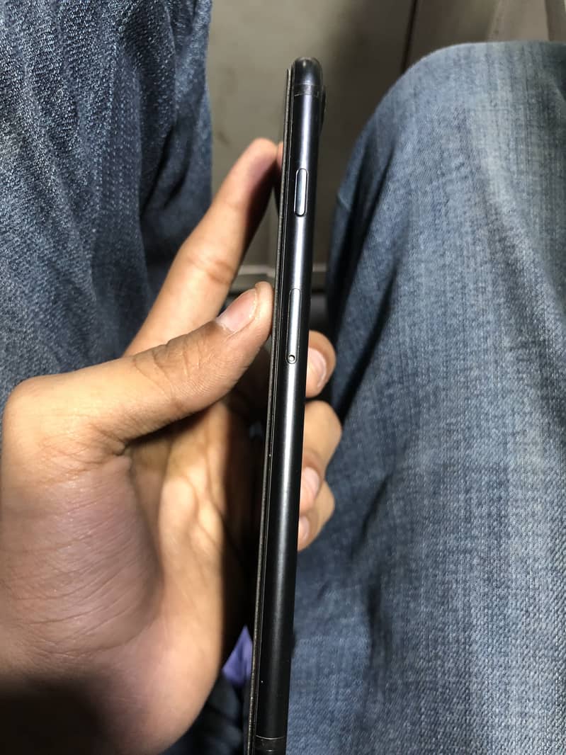 Apple iPhone 7 Plus 2