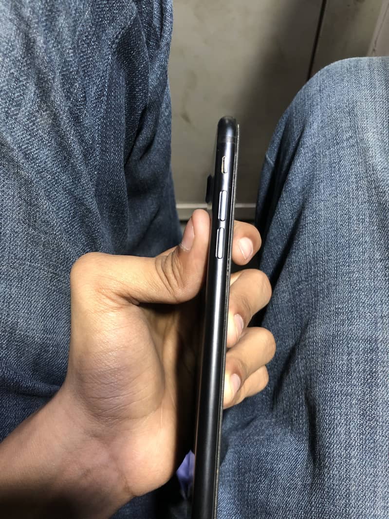 Apple iPhone 7 Plus 6