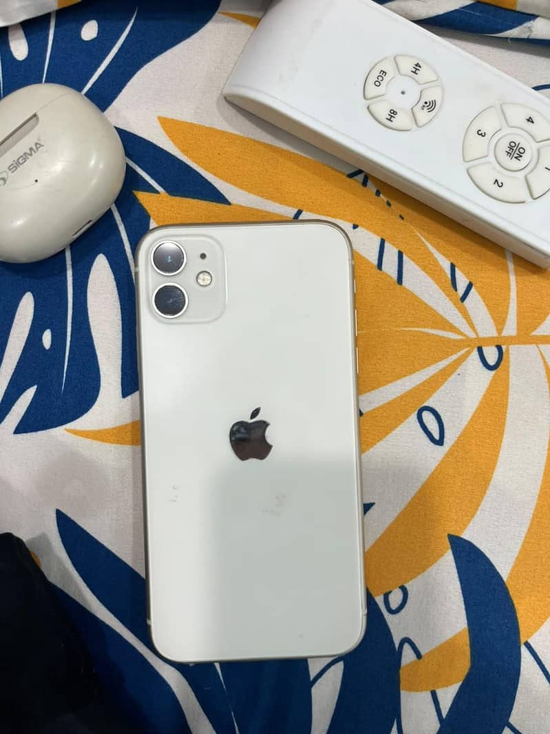 Apple iPhone 11 3