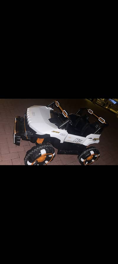 Brand new kids jeep for sale 100/100 condition 65k rs