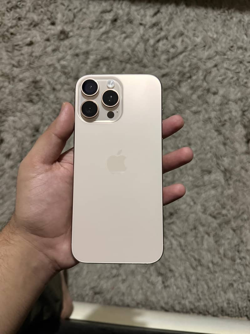 Apple iPhone 16 Pro Max 0