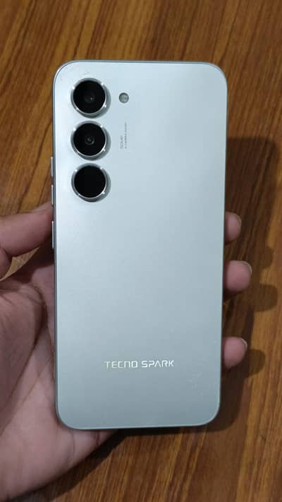 Tecno Spark 40 pro