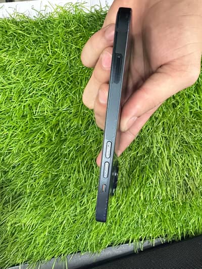 Apple iPhone 14