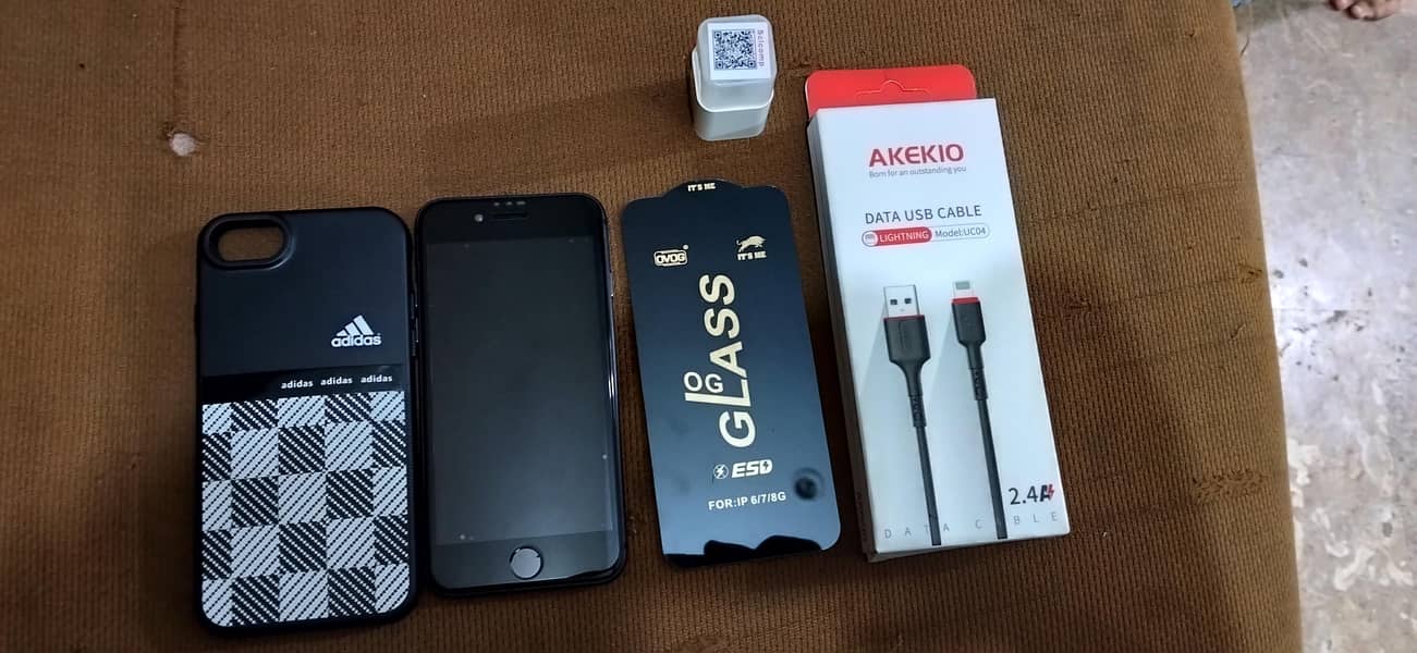 Apple iPhone 8 0