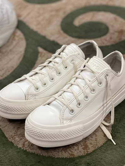 Regal walk footwears