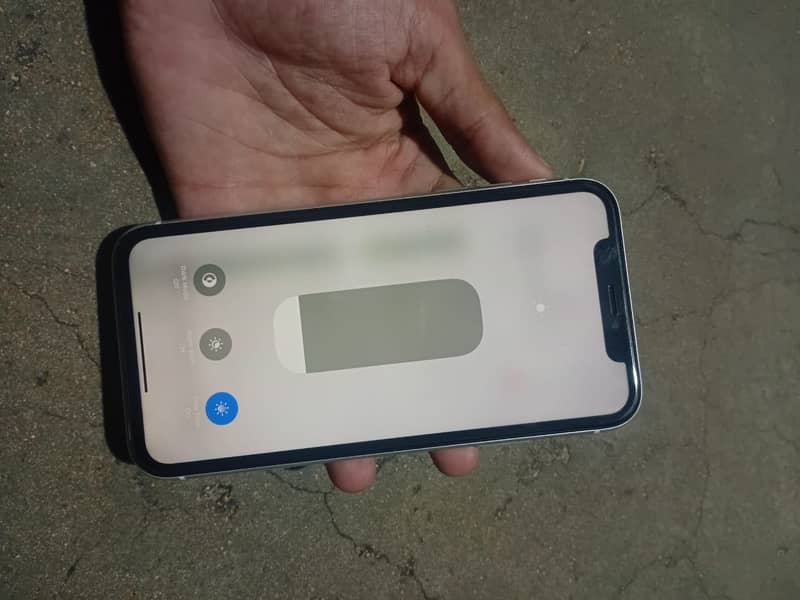 iPhone XR 8