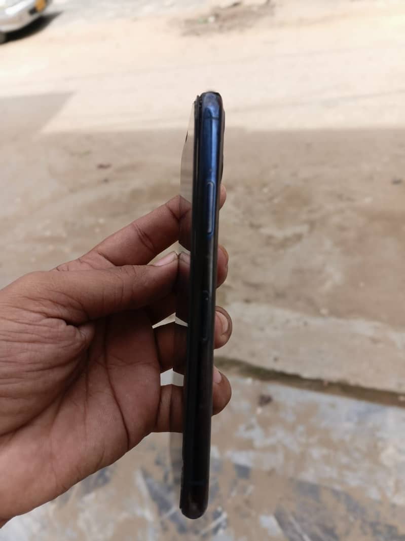 Apple iPhone 11 Pro 0