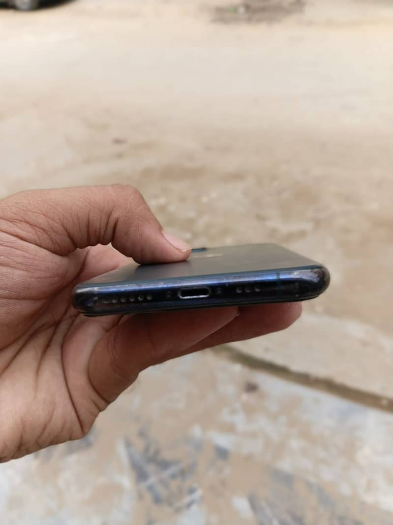 Apple iPhone 11 Pro 1