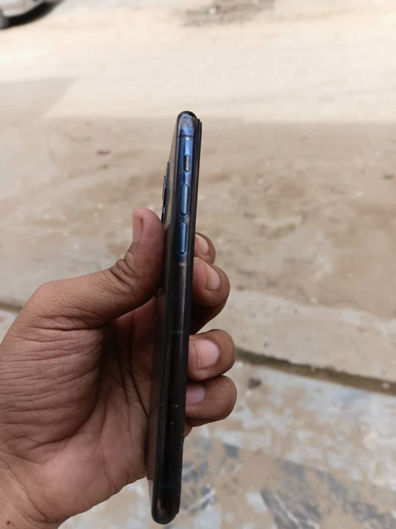Apple iPhone 11 Pro 2