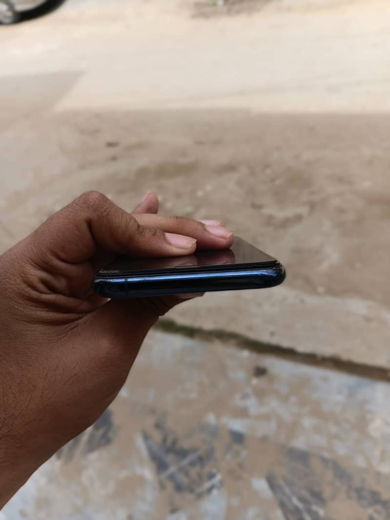 Apple iPhone 11 Pro 8