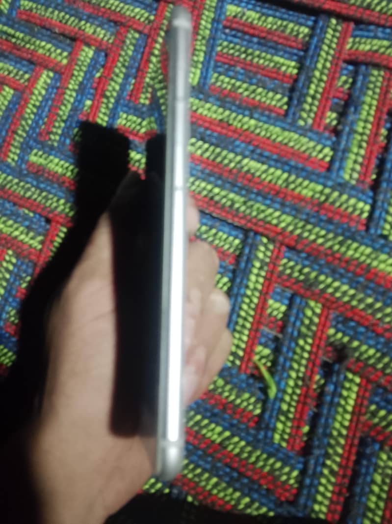 Apple iPhone 8 Plus 1