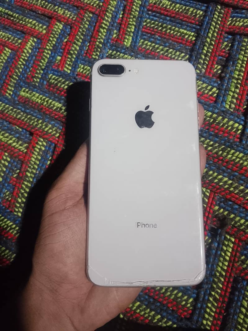Apple iPhone 8 Plus 2