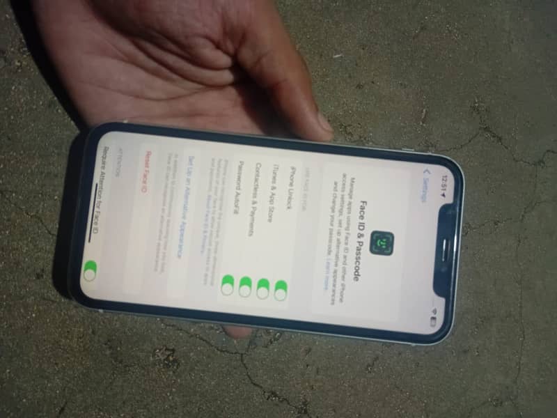 iPhone XR 7