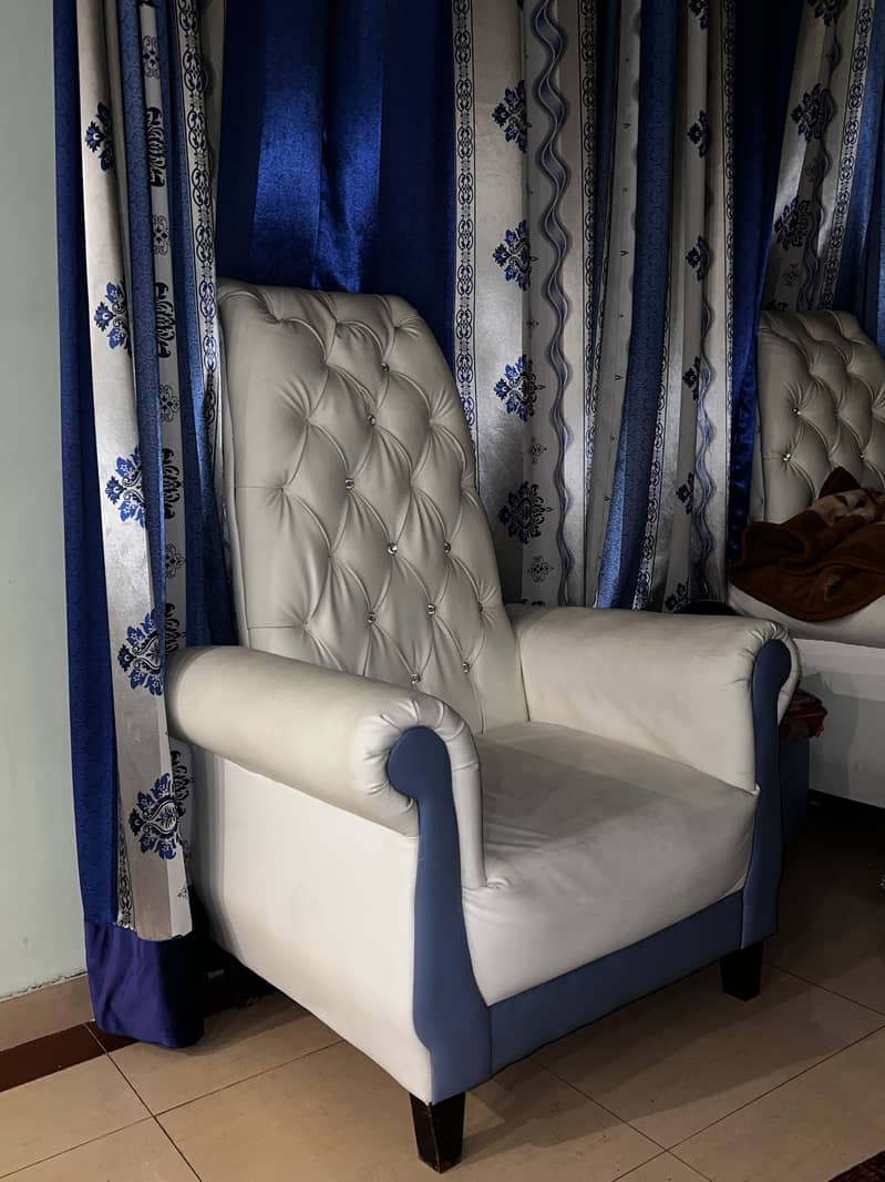 Sofaa chairs 1