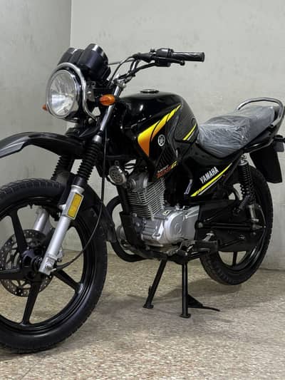 Yamaha ybr125g 2022 model ( low millage )