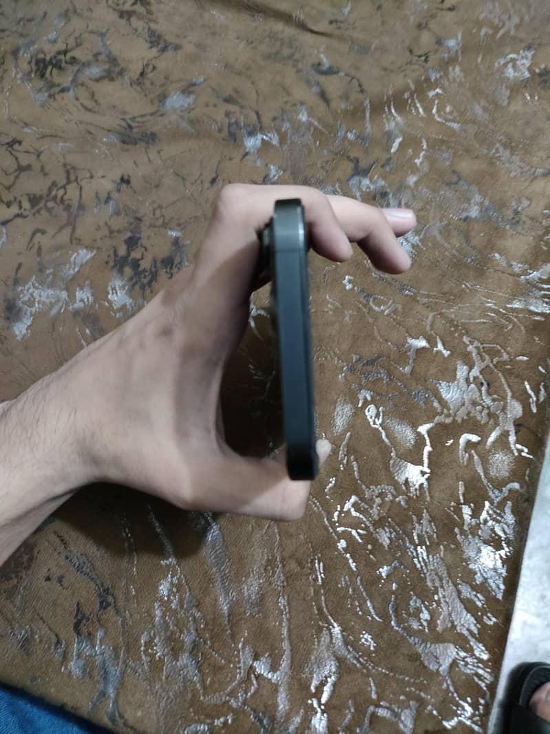 Apple iPhone 13 Pro Max 1