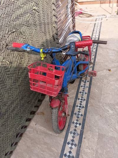 mazboot cycle hai. good condition
