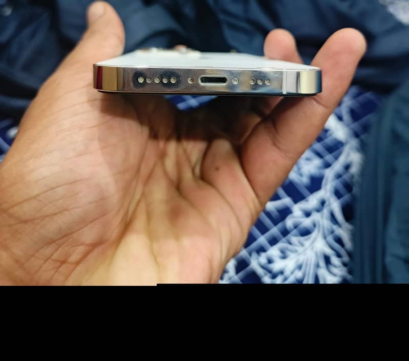 Apple iPhone 13 Pro 2
