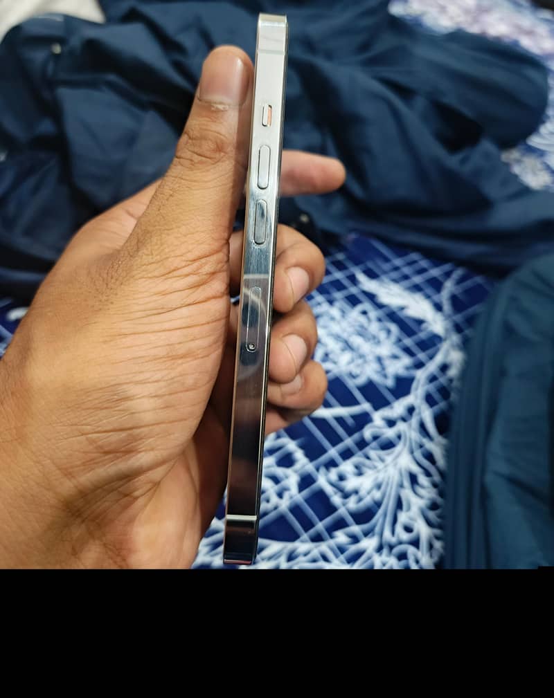 Apple iPhone 13 Pro 4