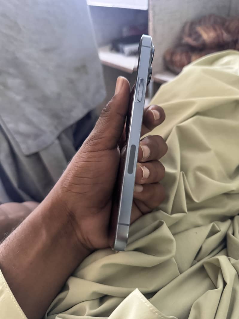 Apple iPhone 13 Pro Max 3