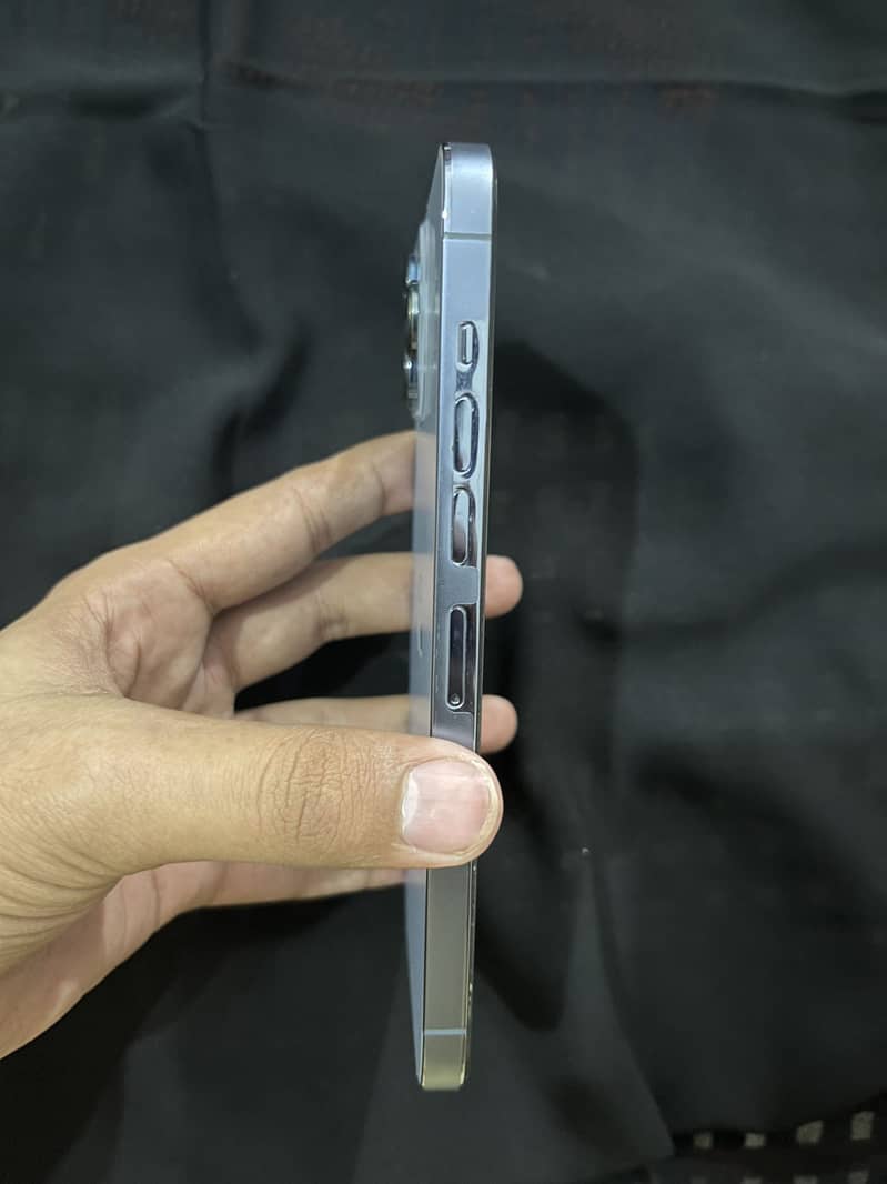 IPhone 12 Pro Max 1