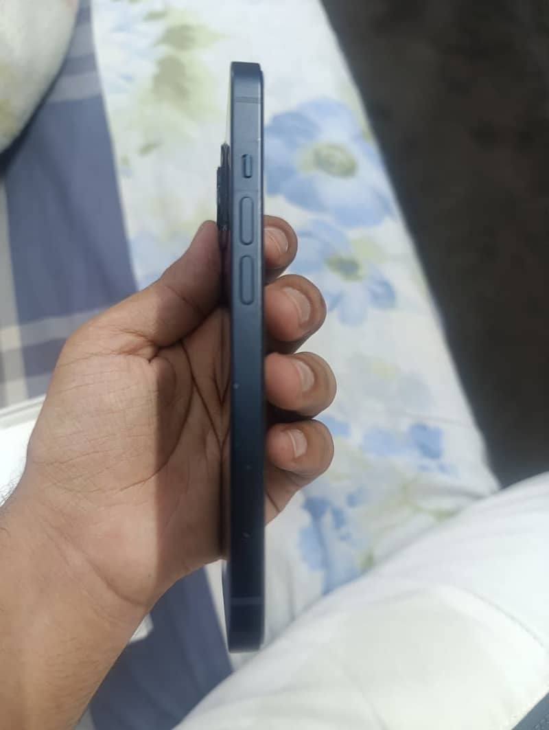 Apple iPhone 13 3