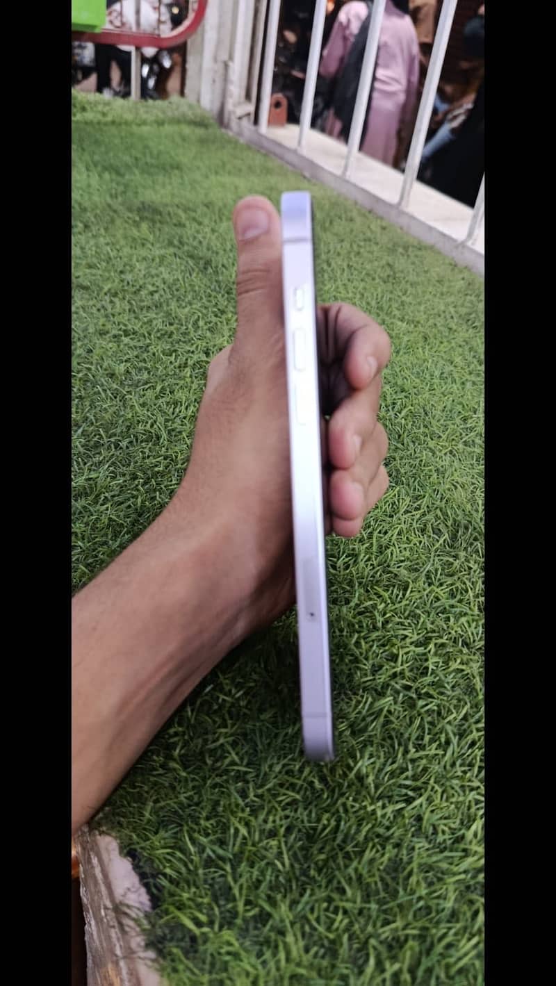 Apple iPhone 14 plus 3